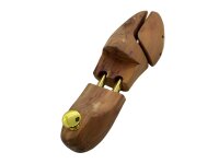 Zedernholz-Schuhspanner 45